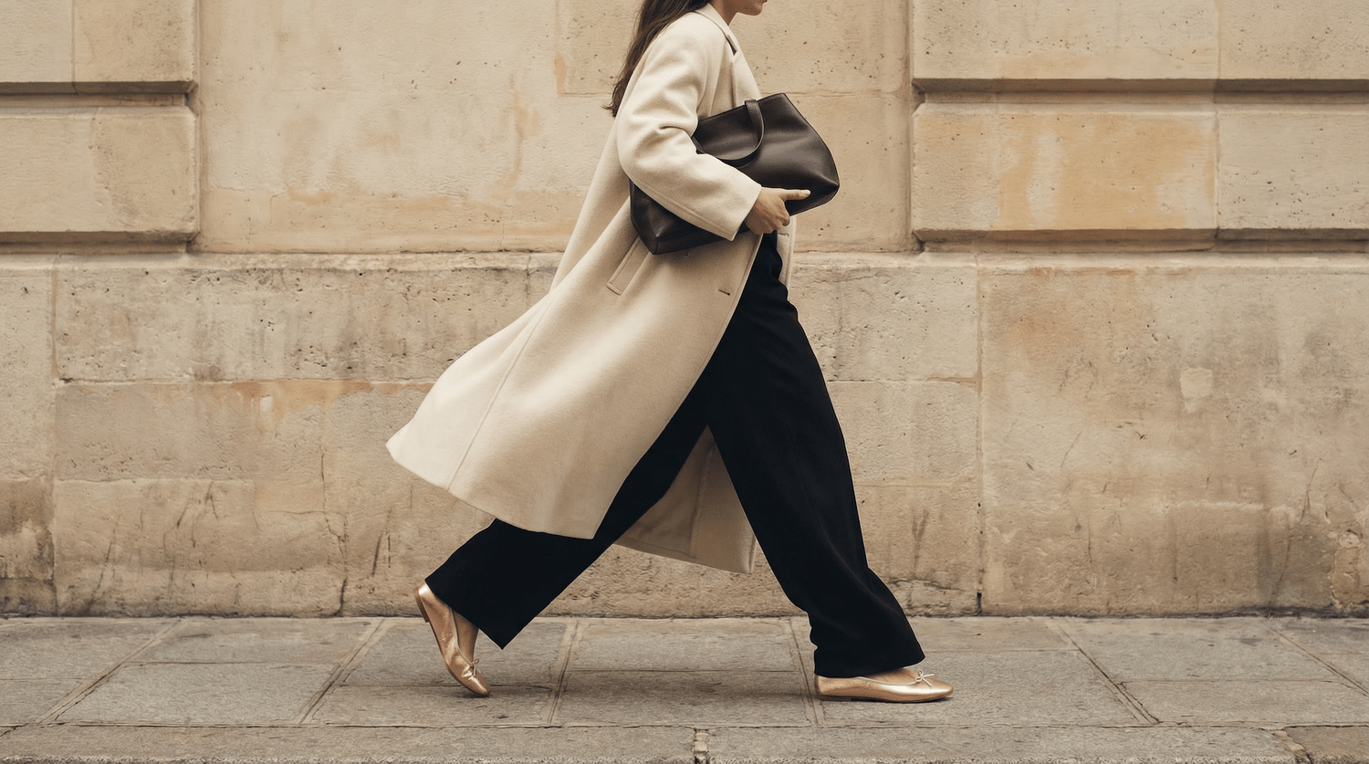 TRC310TG-GLD_Cinematic_Street_Style_1