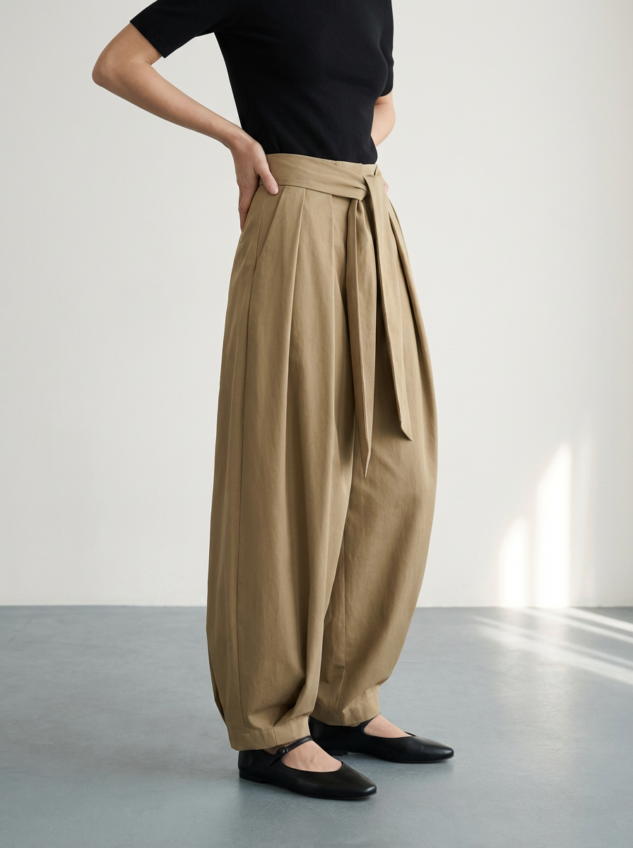 TRC331TG-EBL_webaContemporary_Studio Wearing harem pants with hands on hips